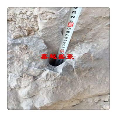 阿勒泰邊坡防護網施工案例